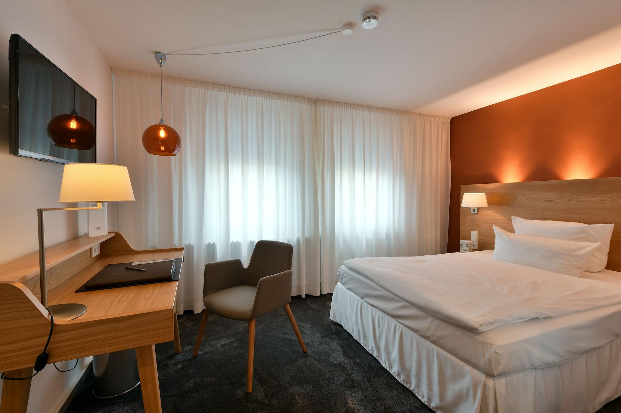 Hotel Adler Asperg Exteriör bild