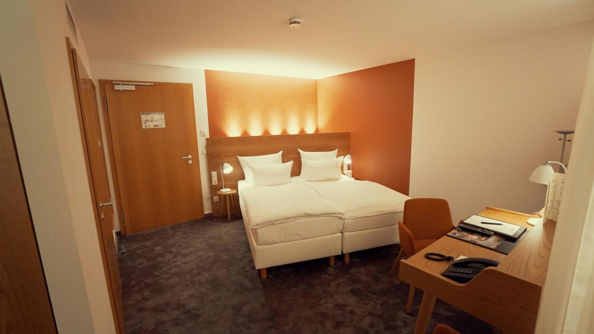 Hotel Adler Asperg Exteriör bild